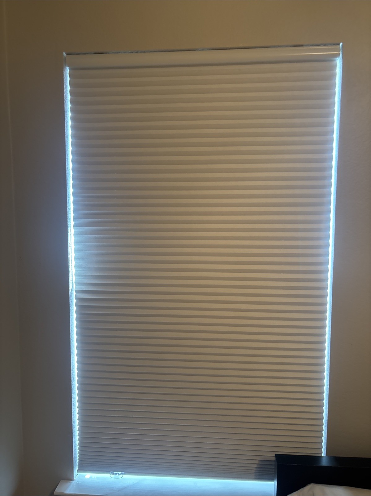 Cellular Shade-white: Blackout Style Cordless. Width: 34 3/4
