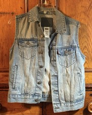 Levi s Denim Vest Size M Youth 10-12 Yrs