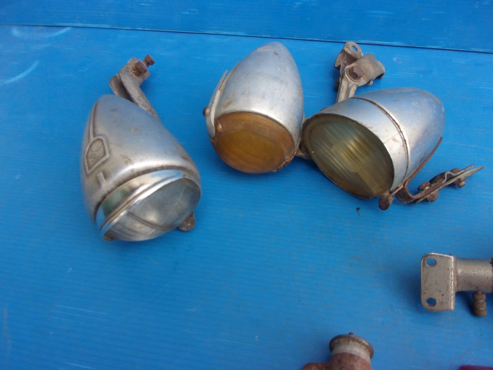 vélo ancien,lot de phares. - Photo 2/4