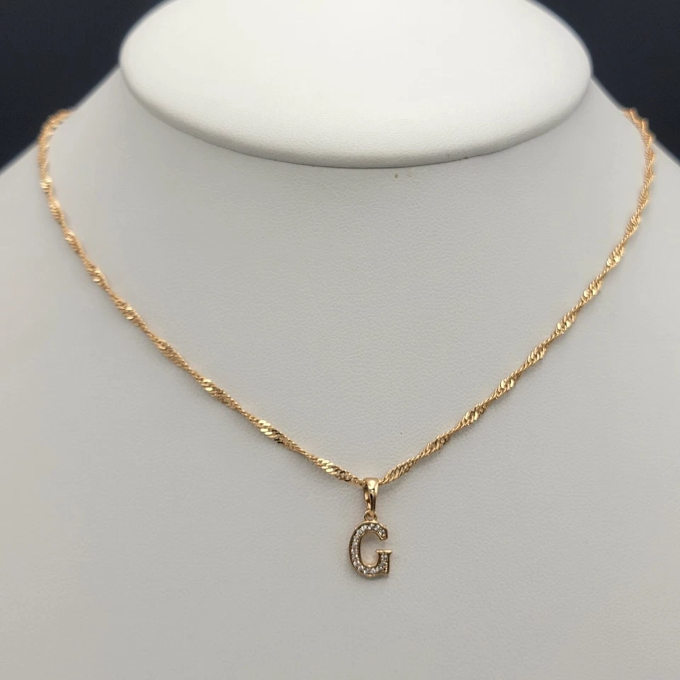 18K Gold Plated Initial Letter Name Pendant Necklace with Chain. Oro Laminado.  - Image 4 of 4