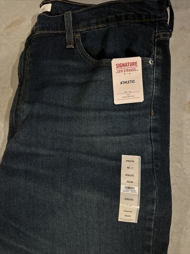 NEW Levi Strauss Signature Men's and Big and Tall Athletic Fit Jeans 42x30 - Picture 3 of 4