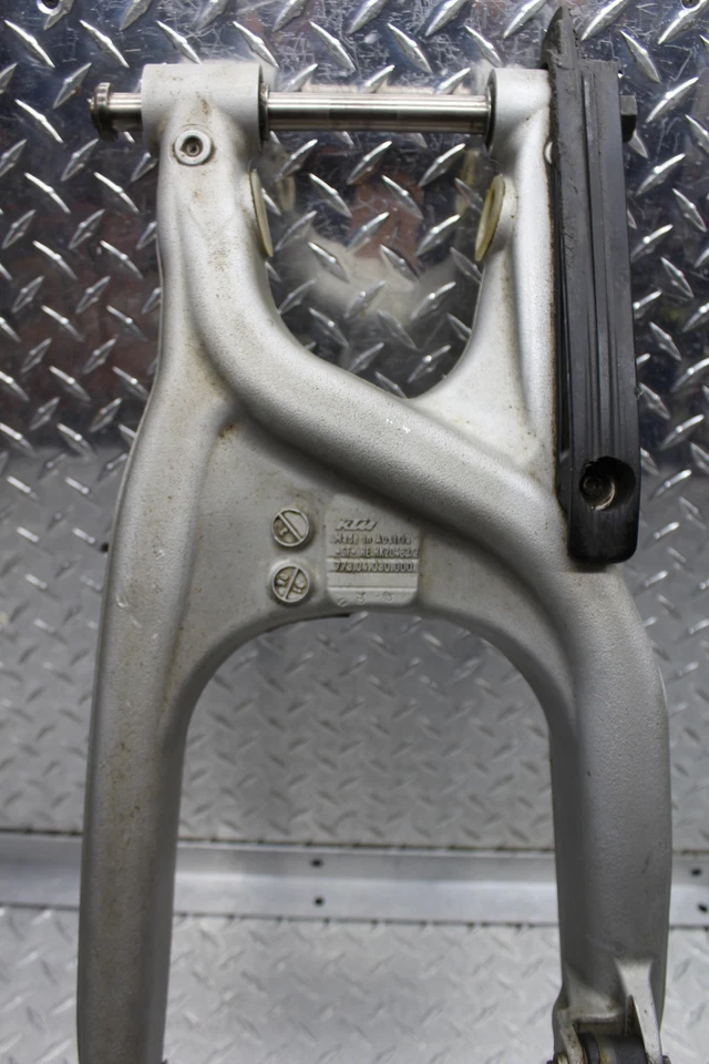 KTM 250 SXF 2007 basculante brazo oscilante suspensión 77304030044 Foto 2 de 4