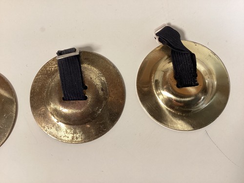 2 Pairs Belly Dancing Zills / Finger Cymbals - Solid Brass - With Carrying Case - Picture 4 of 9