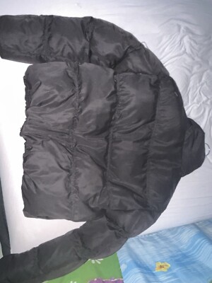 Schwarze Steppjacke   Warm & Trendy für den Winter