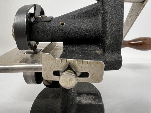 VTG SINGER HAND OPERATED BALL BEARING PINKER 121379 W CLAMP INSTRUCTION & BOX - Picture 4 of 18
