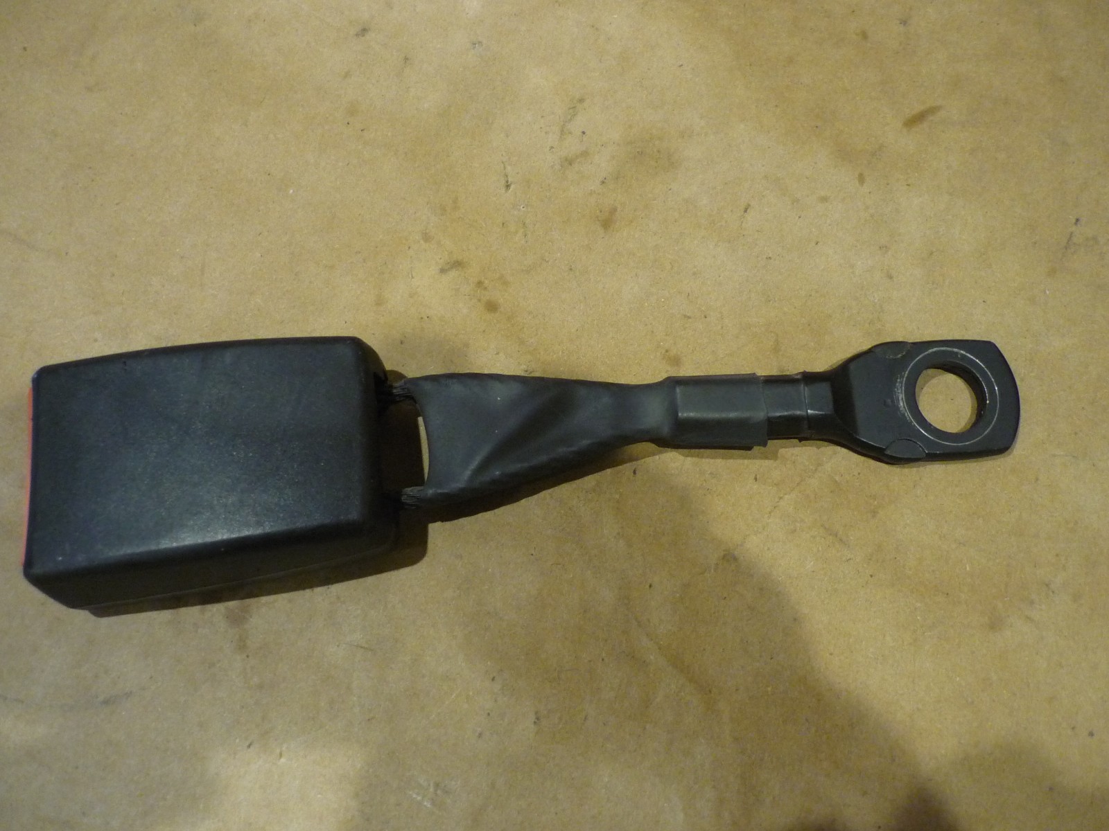 Ferrari 360,430,550,575 -Passenger Belt Buckle- Manual Seat (USED)- P/N 65629100