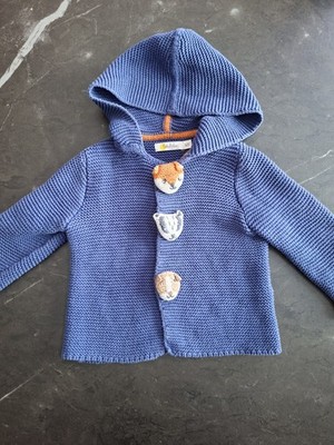 Mini Baby Boden Strickjacke Mit Tierkopf Häkelknöpfen und Kapuze Blau Gr 86 92