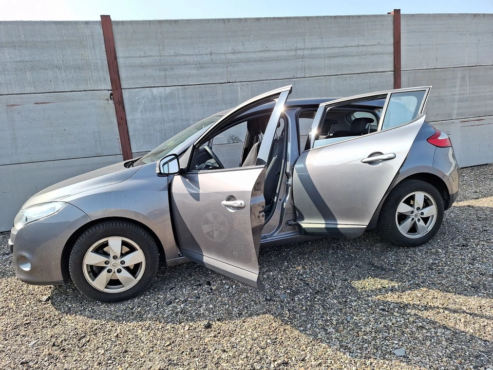 MANGUETA TRASERA IZQUIERDA / 125720 PARA RENAULT MEGANE III FASTBACK BZ0/1_, B3 - Imagen 4 de 4