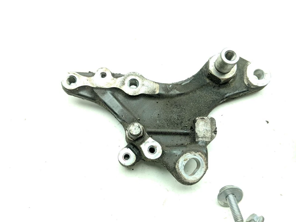 18 Triumph Street Cup Right Engine Sprocket Cover Panel - Imagem 2 de 4