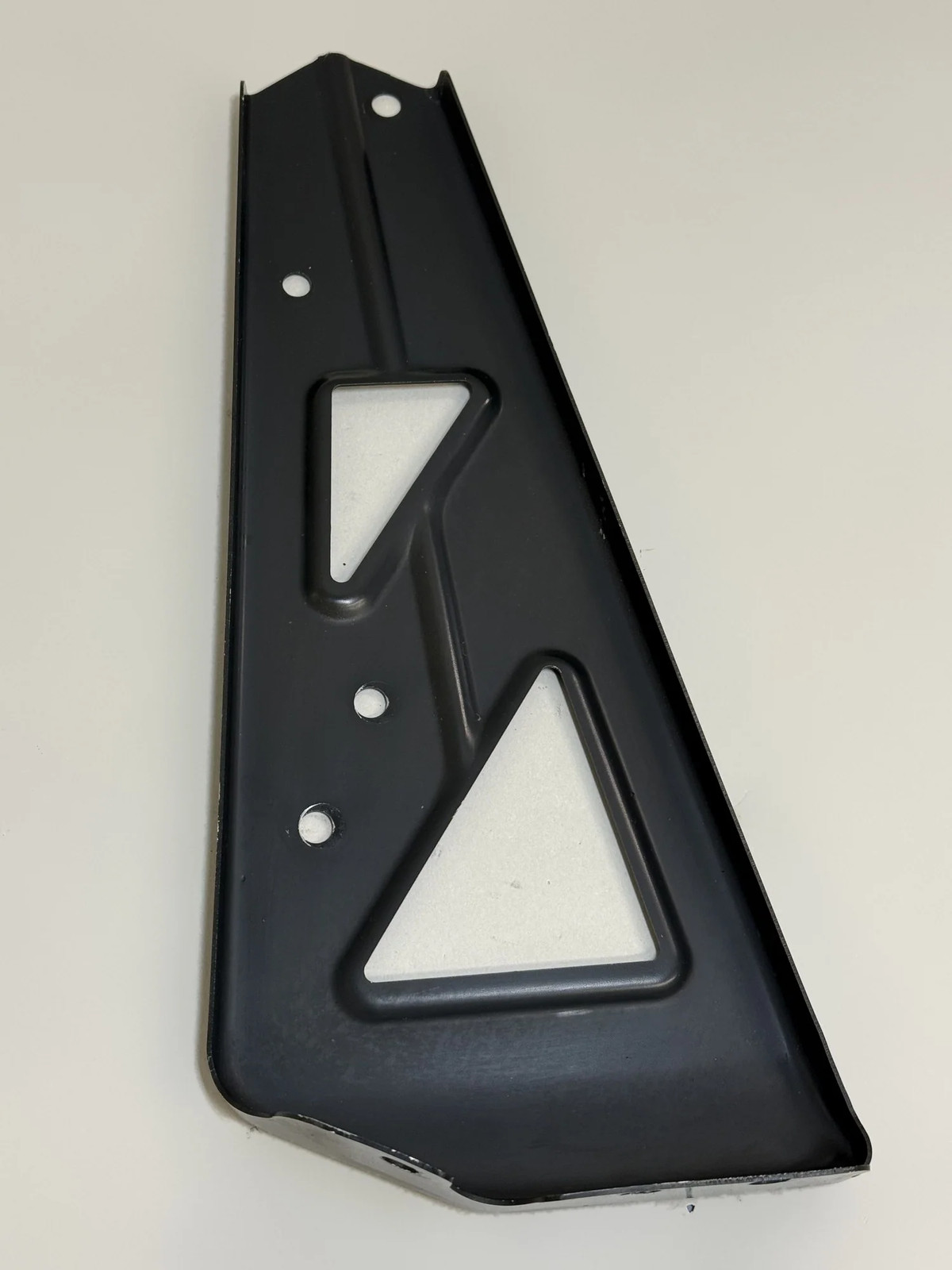 McLaren 570S 2016-2021 Rear Left Outer Outer bracket P/N 13A3512CP