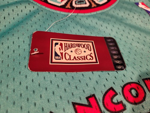 Mitchell & Ness Vancouver Grizzlies Jersey - Hardwood Classics - Mike Bibby, #10 - Picture 7 of 9