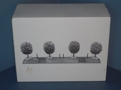 Dept 56 Heritage Village "Boulevard" and "Nicholas Nickelby" Accessory Piece - Picture 2 of 8