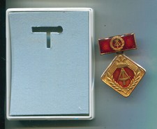 DDR Sozialistische Arbeit mit Etui (185)