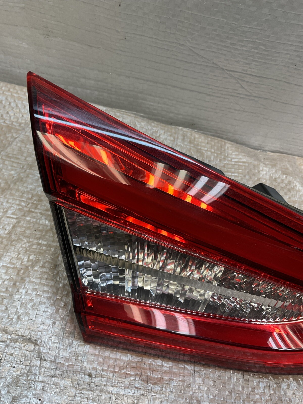 14-20 Maserati Quattroporte SQ4 M156 Left Side Inner Tail Light Lamp OEM 32k