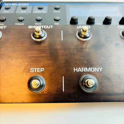 TC-HELICON VOICELIVE 2 Vocal Multi-Effects Processor Pedal