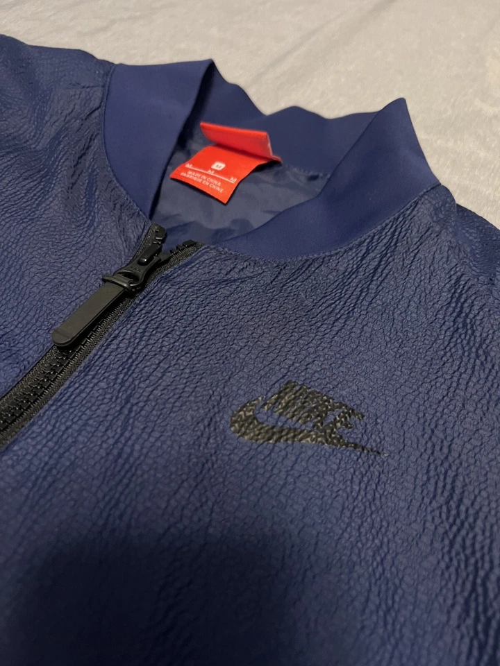 Chaqueta para mujer Nike Soulcycle Sportswear Tech tejida azul marino mediana Foto 4 de 4