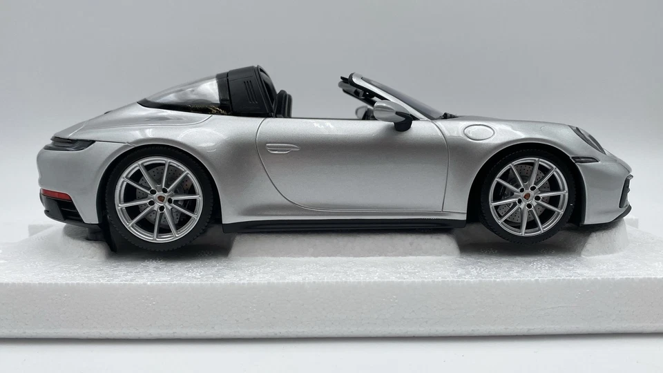 MINWAP0211460RTRG Minichamps Porsche 911 Targa 4 GTS 1/18 - Immagine 4 di 4