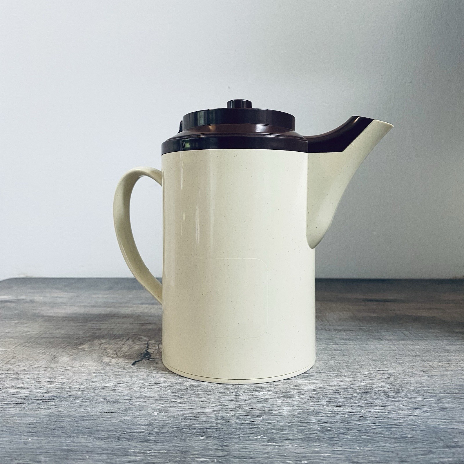 Service Ideas Double Wall Insulated Coffee / Teapot, 16 oz, Plastic Brown