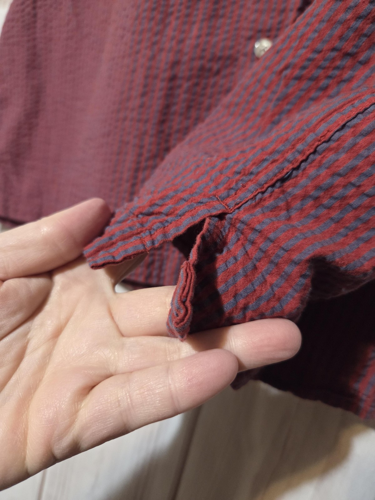 Van Heusen Shirt Mens 2XL Red Blue Stripe Seersucker Short Sleeve Button Front thumbnail 3