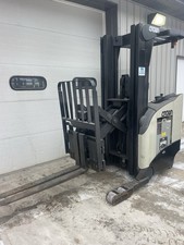 CROWN RR5220-35 Standup Reach Truck 36 Volt Forklift
