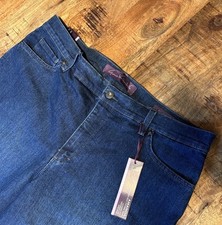 Gloria Vanderbilt Amanda Jeans. Women  s Size 16 Short. MidRise Stretch. NWT 14 