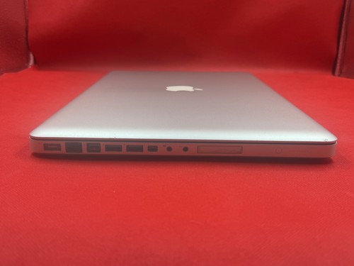 PULITO APPLE MACBOOK PRO 15" A1286 2008 2.53GHz C2Duo 4GB RAM, NO HDD—PER PARTI DI RICAMBIO! - Foto 3 di 7