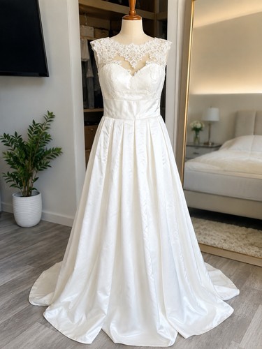 St. Patrick Ivory Satin  E42  zarelda wedding dress