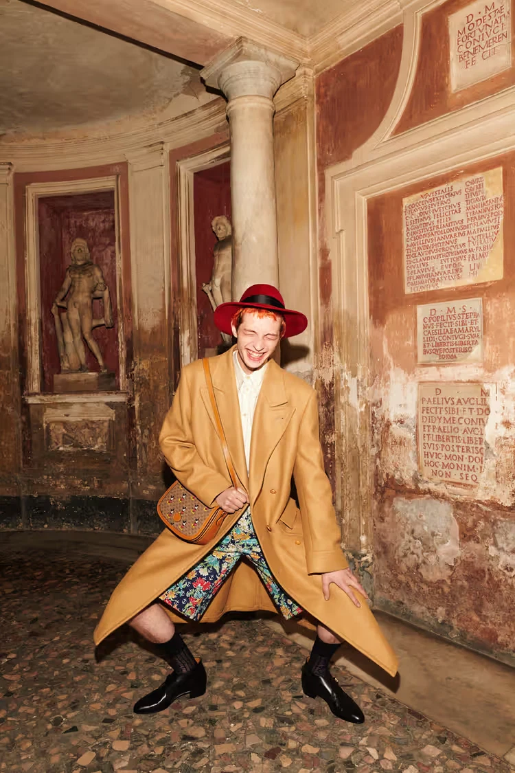 Cappotto Gucci Alessandro Michele crociera 2020 passerella oversize DB cammello tg36 46