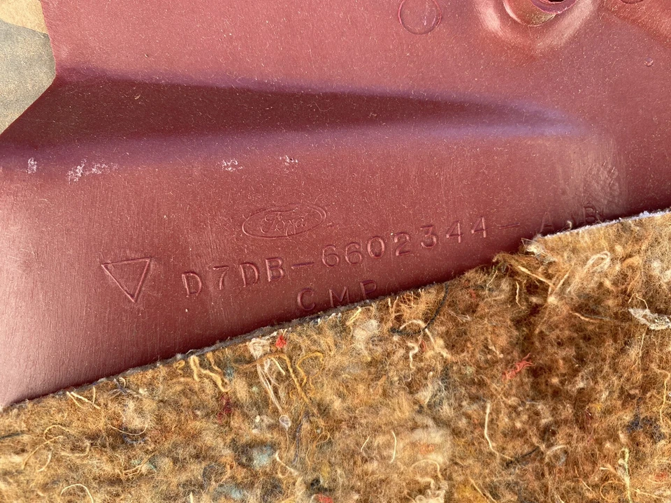 Ford Granada Mercury Monarch 1975 1976 1977 panel de retroceso derecho rojo Foto 4 de 4