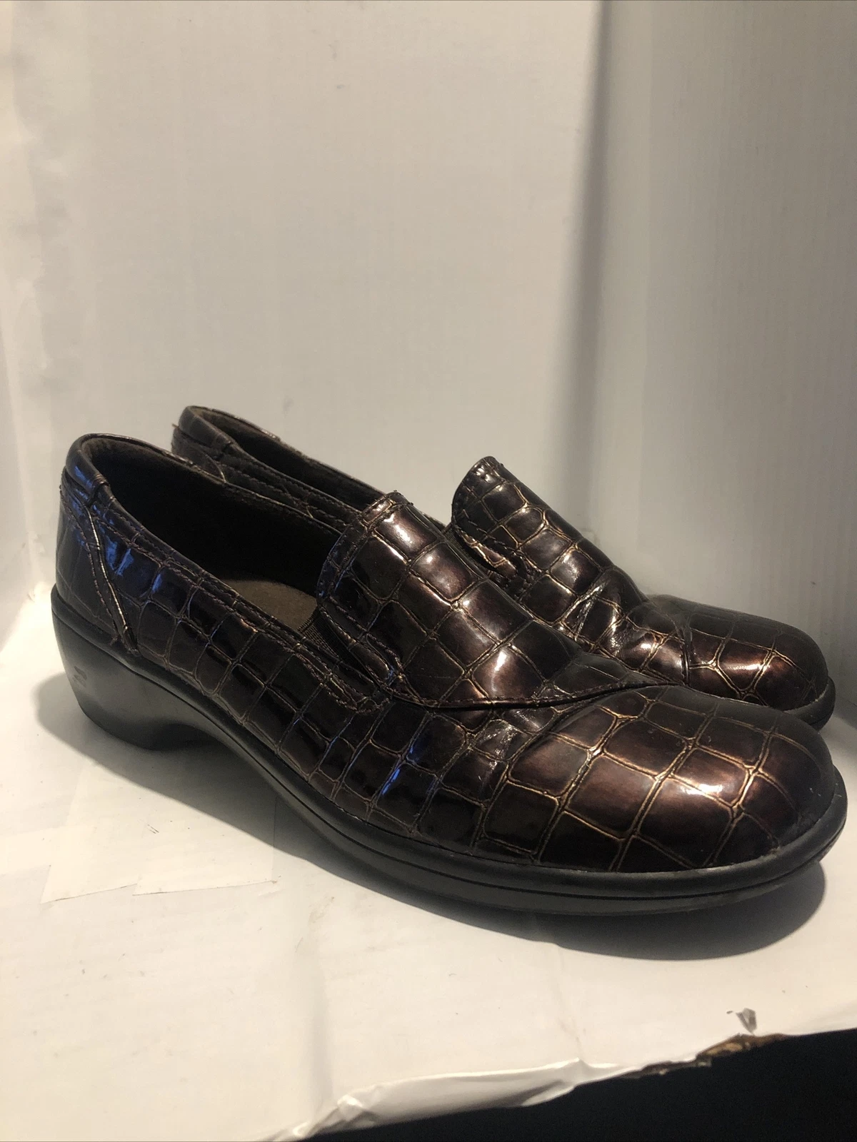 Mocassini Clarks Bendables donna US 8 5N marrone vernice croc goffrati 38634