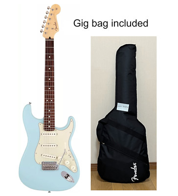 Fender Japan New Junior Collection Stratocaster Gitarre Satin Daphne Blue