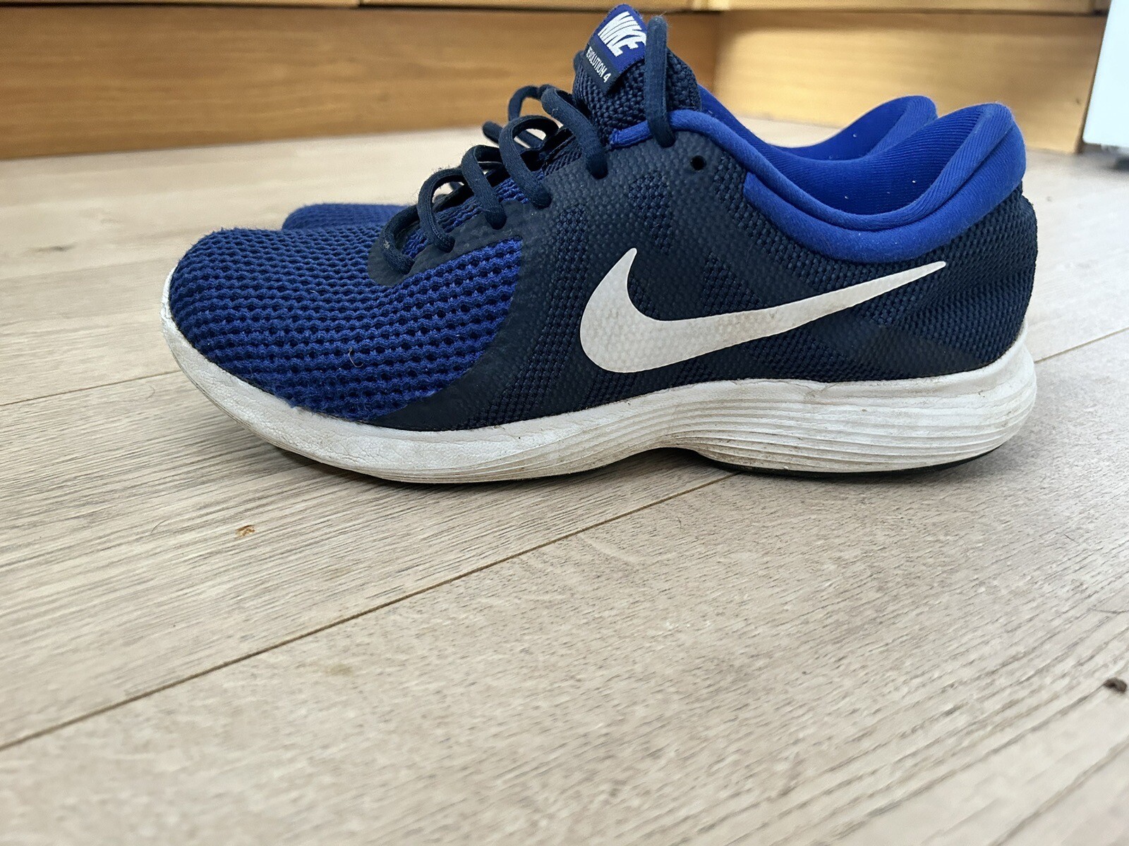 mens nike trainers size 8.5