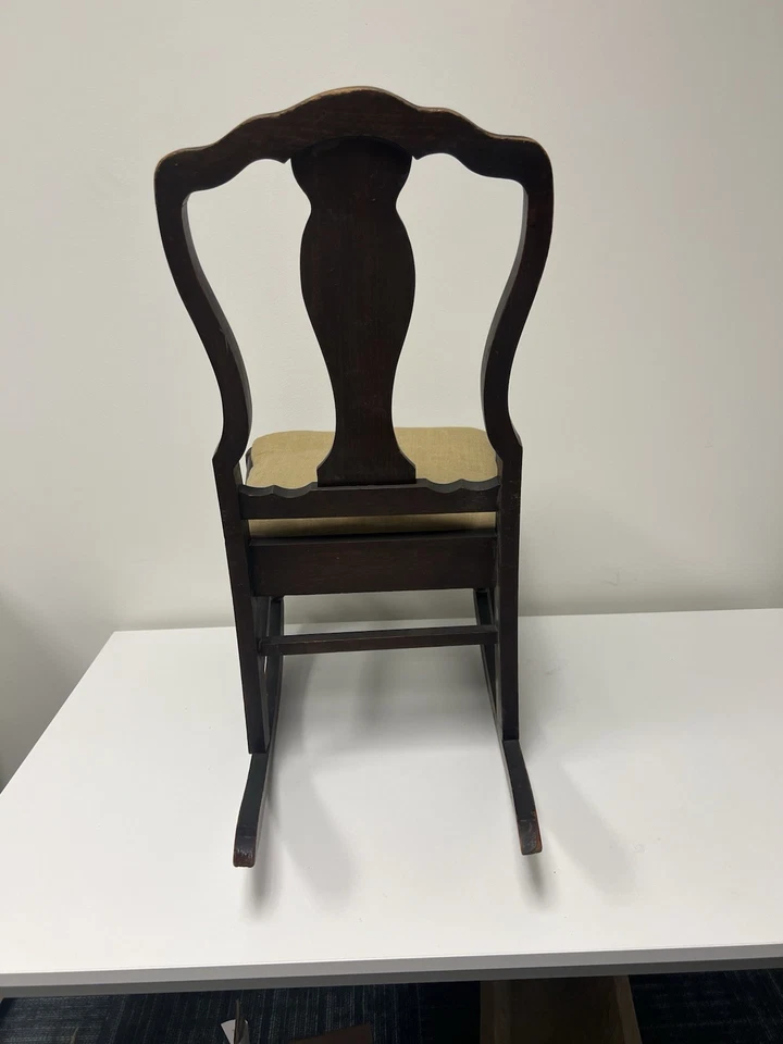 Mecedora infantil antigua Foto 4 de 4