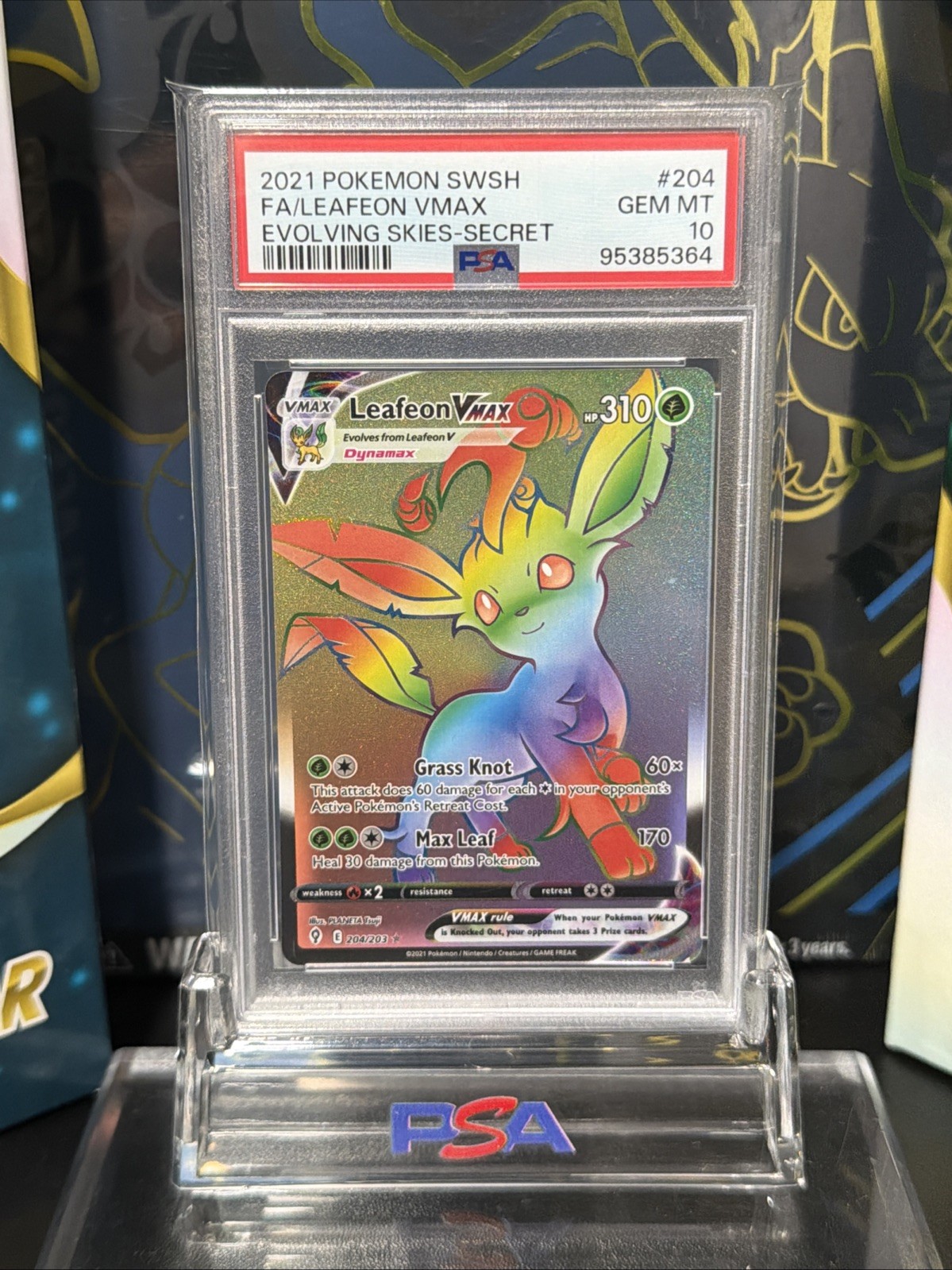 PSA 10 TCG Leafeon VMAX Rainbow Secret Rare Holo Card Evolving Skies 204/203