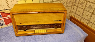 Grundig 2440 Röhrenradio, Nussbaum, opt. schlecht; technisch toppp. Video ! - Bild 1 von 4