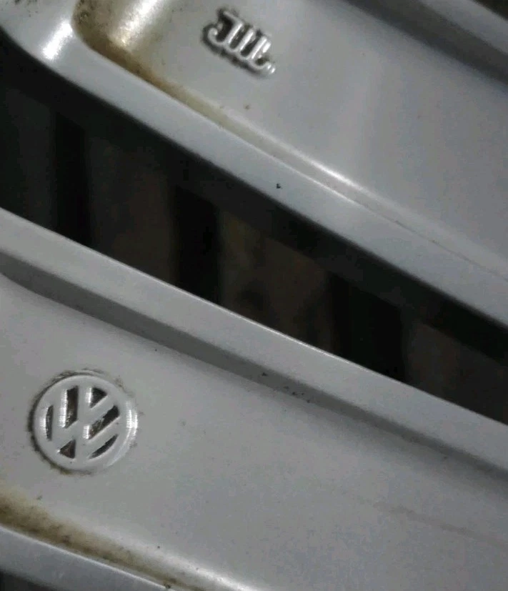 1x Original VW Tiguan II 5N AD1 AX1 5NA601025M Sebring 7x18 ET43 18 pulgadas *EXCELENTE* - Imagen 2 de 4