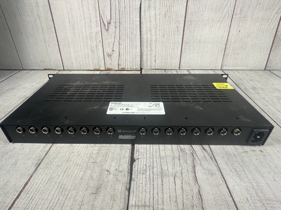 Concentrador transceptor UTP pasivo Altronix HubWay 16D con alimentación de cámara integral, 10 AMP Foto 3 de 3