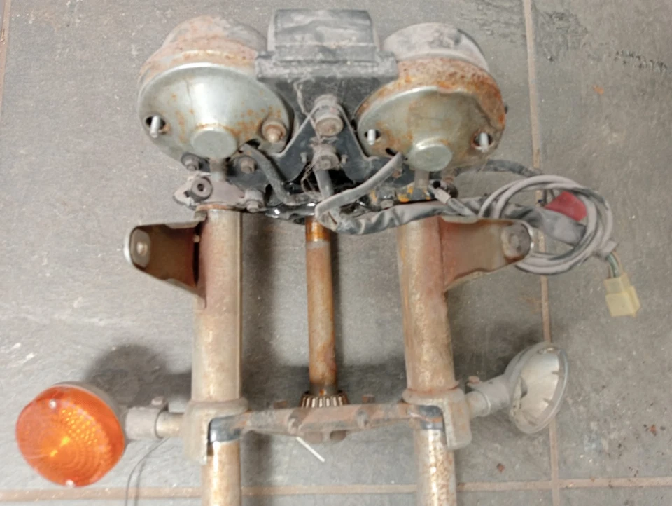 Honda CB CB750C Custom Avantreno Forcella (Strumento Forse Non Funziona) - Immagine 3 di 4