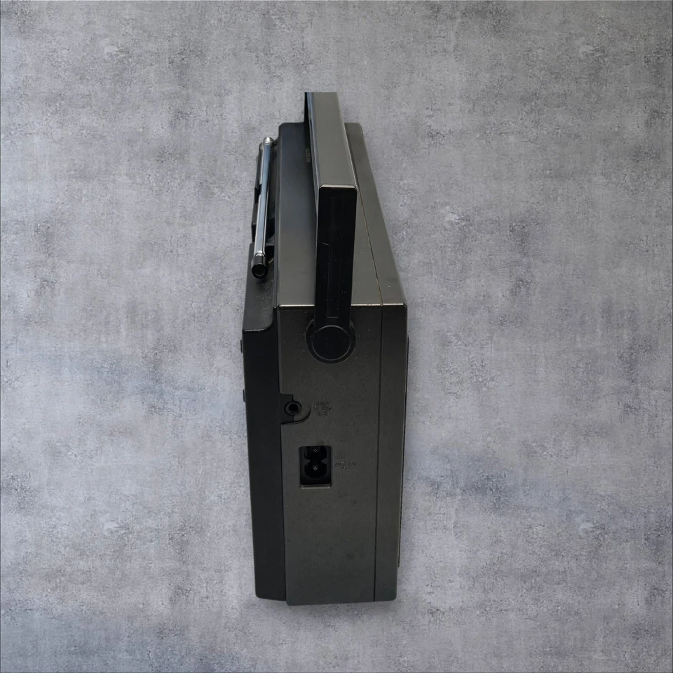 Panasonic RF-1650L Radio GX50 Retro Portable LW/MW/FM Receiver VGC  New PSU Lead - Image 4 of 4