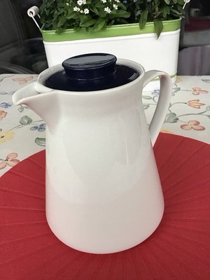 Melitta Kanne   1 Liter   Porzellan mit blauem Deckel   Vintage