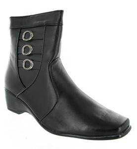small wedge boots