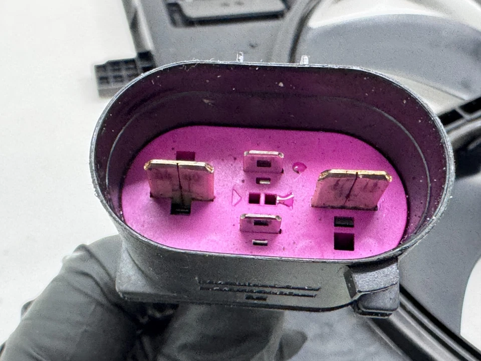 2015-2020 AUDI A3 QUATTRO RADIATOR COOLING FAN SHROUD ASSEMBLY OEM 5Q0 121 205 D - Image 3 of 4