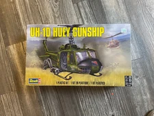 Revell 5536 Bell UH-1D Huey Gunship 1/32 Scale Plastic Model Kit