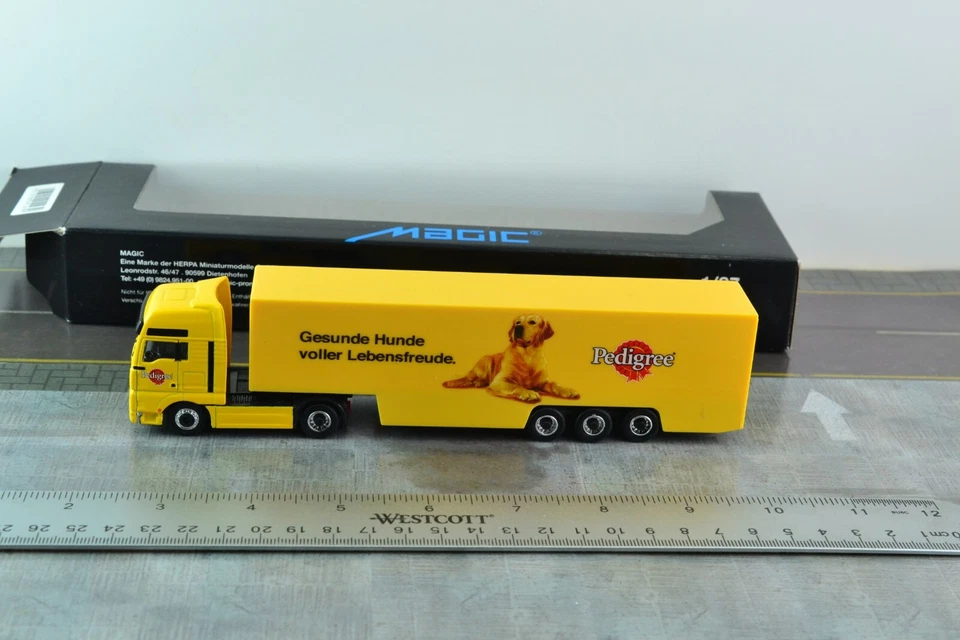 HERPA Magic Diecast MAN TGA XXL PEDIGREE Dog Tractor Trailer Truck 1:87 HO - Image 2 of 3