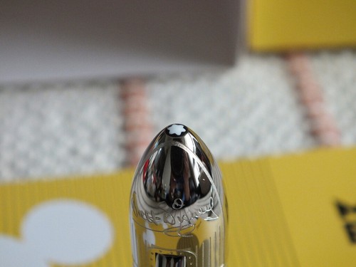 Montblanc 2019 Great Characters Edition Walt Disney 14K Fountain Pen - 第 3/19 張圖片