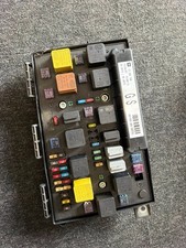VAUXHALL ZAFIRA SR TURBO FUSE BOX ENGINE BAY B MODEL 2006 HU 13 206 746
