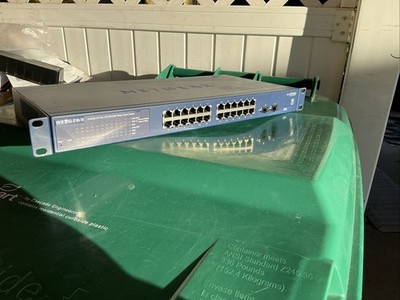 NETGEAR ProSafe GS524 24-Port 10/100/1000BASE-T Rackmountable Gigabit Switch