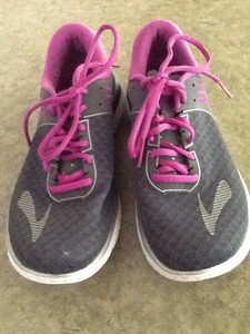 brooks pureflow size 9