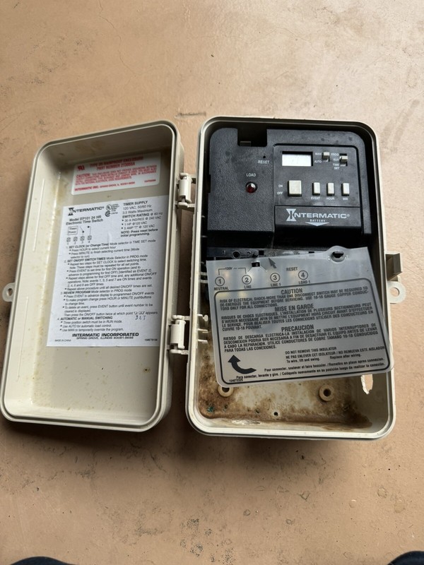 INTERMATIC, Control switch Model EP101 24 HR Electronic Time Switch
