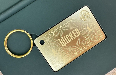 北米限定販売☆Starbucks Wicked gold keychain☆ NEW 2024 Starbucks WICKED Gold Metal Gift Card Keychain